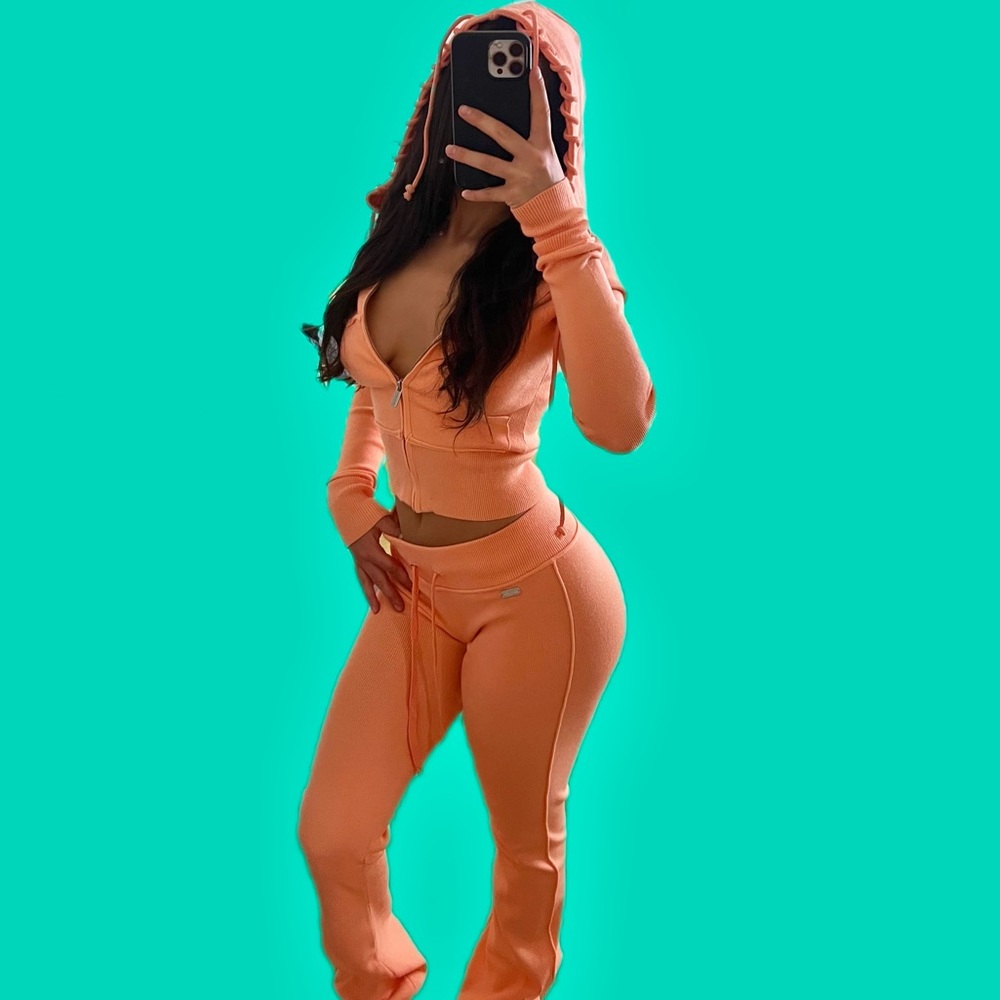 HIDDEN CULT PAPAYA SOFT KNIT PANT SET